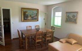 Im Ballhaus Neuhilbersdorf